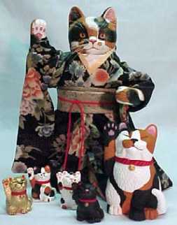 tyber
                                  katz maneki neko carved wooden doll