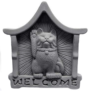 maneki neko lucky cat plaque